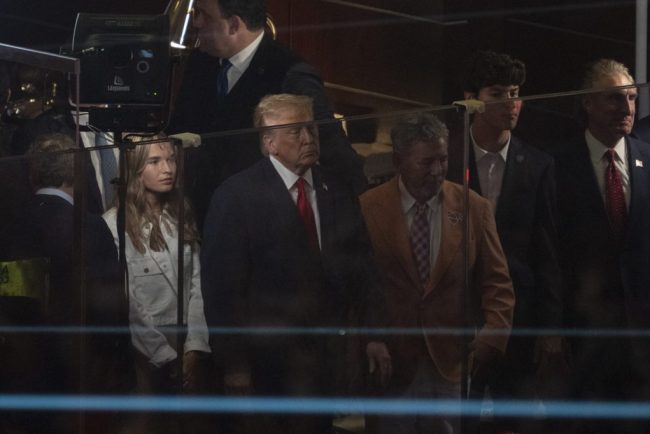 Trump i felicita pe jucatorii echipei New York Knicks pentru castigarea titlului NBA Cele mai mari realizari din istoria baschetului