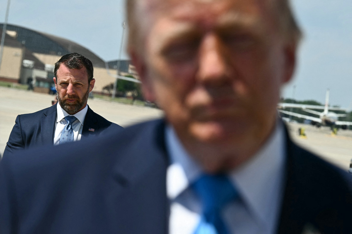 Trump o numeste pe o oficiala din politia din Oklahoma pentru a conduce ICE