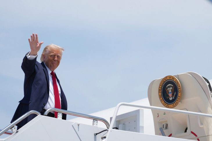 Trump se va intalni saptamana viitoare cu companii de inteligenta artificiala pentru discutii despre planul de impartire a profitului cu guvernul