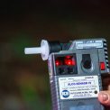 UE modifica regulile pentru traficul rutier Sistem antialcool obligatoriu pe toate autoturismele incepand din luna iulie