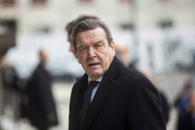 Un jurnalist de la RTL l a ntalnit pe Gerhard Schroder intr un hotel din Moscova Ce meseriei avea fostul cancelar german