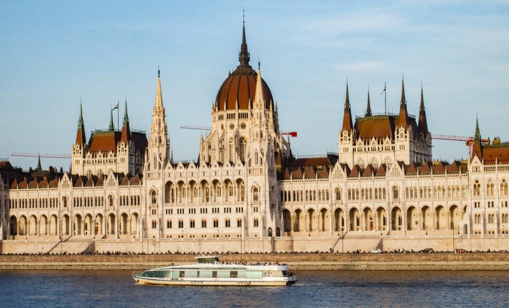 Ungaria se pregseste pentru adoptarea euro Magyar anunta cand ar putea fi indeplinite conditiile