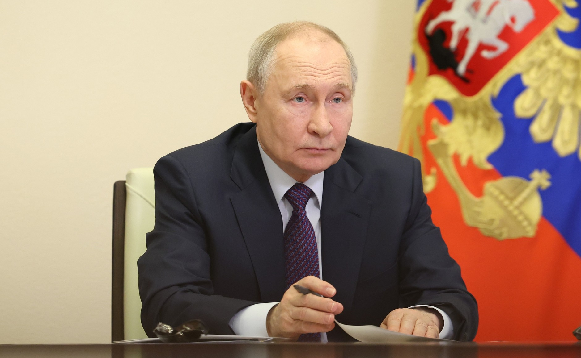 acest lucru este clara putin confirma ca atacurile ucrainene sunt cauza penuriei de combustibil din rusia