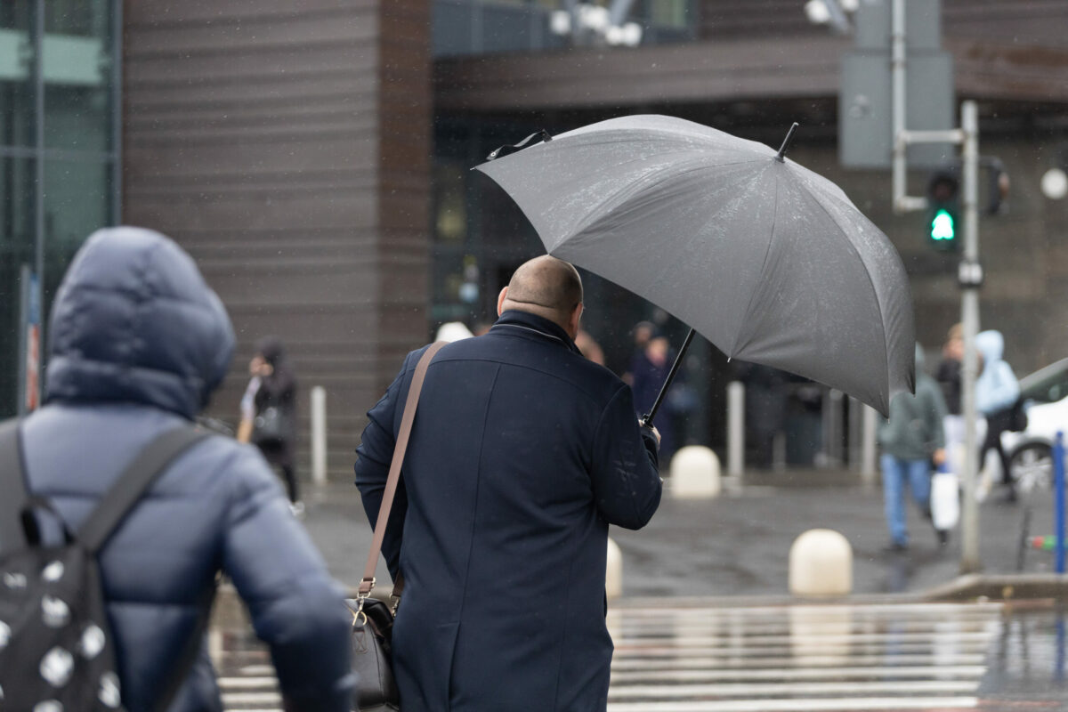 anm alerta cod galben pentru ploi vant si grindina in 13 judetete temperaturi ce pot atinge pana la 31 de grade celsius cu posibile ploi scurte in bucuresti