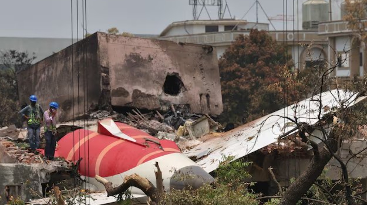 cazul air india readuce in atentie tragediile aviatice in care pilotii au fost suspectati ca au provocat intentionat prabusiri de aeronave