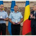 curaj extrem doi salvatori din cluj au spart gheata pentru a salva o viata si au fost recompensati