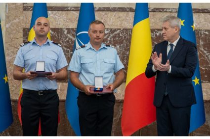 Curaj extrem! Doi salvatori din Cluj au spart gheața pentru a salva o viață și au fost recompensați.