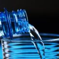 etichete noi pentru apa imbuteliata producatorii ar putea fi obligati sa indice sursa de origine