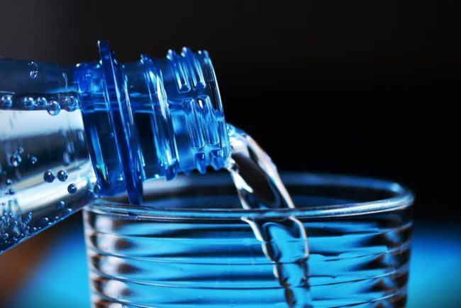 etichete noi pentru apa imbuteliata producatorii ar putea fi obligati sa indice sursa de origine