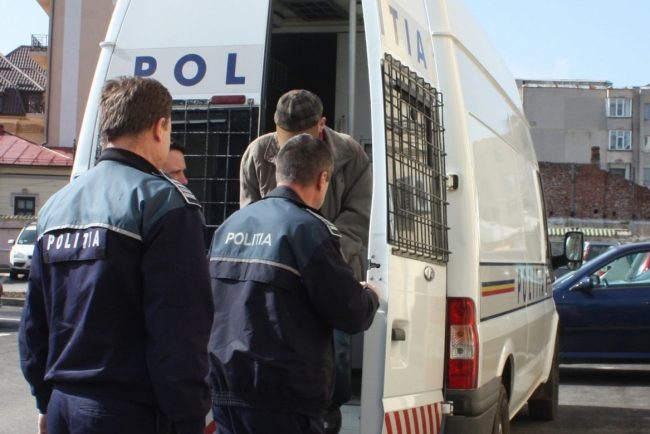 inca un barbat din cluj a fost retinut pentru incalcarea unui ordin de protectie politia adopta o politica de toleranta zero in aceste cazuri iar multi risca consecinte