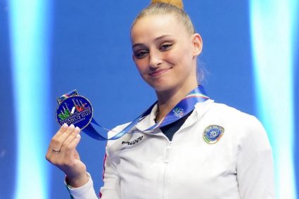 Incredibil. Reprezintă Italia la competițiile europene, dar a fost respinsă la Bacalaureat din cauza unui 4 la Educație fizică.