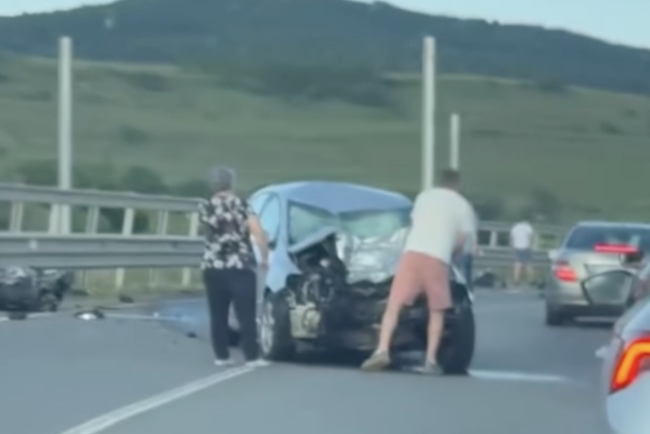 video accident tragic in cluj un tanar motociclist a decedat in urma unei coliziuni violente cu o masina