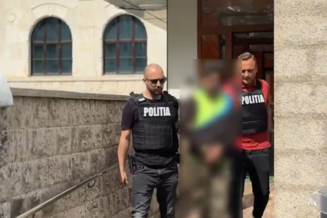 video caz socant in cluj un barbat a fost agresat si jefuit de un alt barbat care a patruns in locuinta sa fiind terorizat timp de mai multe zile