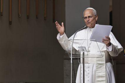 Acuzație uluitoare: Un lider de afaceri internațional susține că Papa Leon este agent al Chinei.