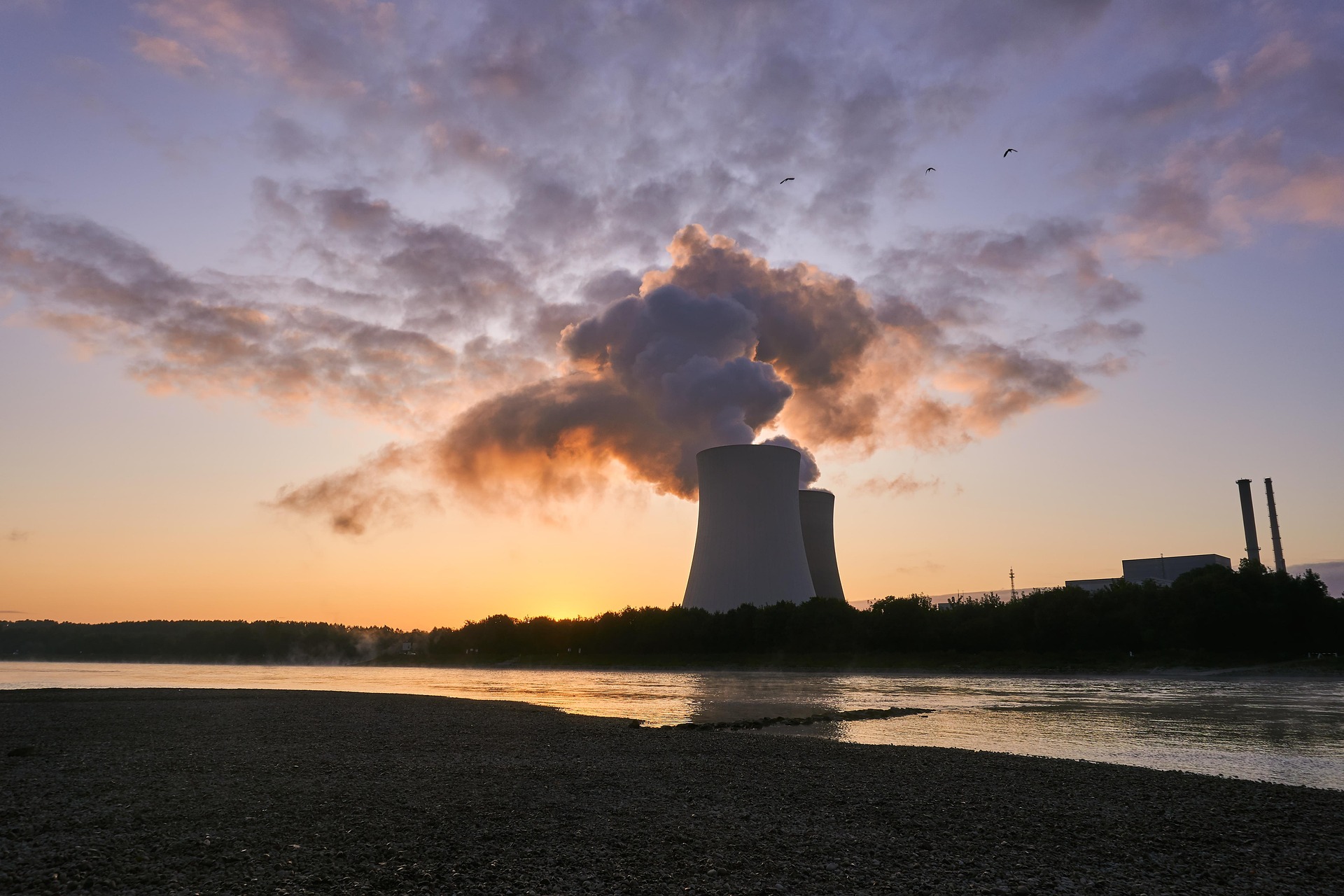 Administratia Trump anuleaza regulile care impun centralelor nucleare sa mentine nivelul de radiatii pe cat mai redus posibil