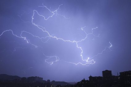 Alertă roșie de furtună în trei județe din Transilvania.