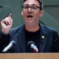 Andy Burnham isi propune sa gaseasca miliarde pentru a acoperi deficitul de aparare al Regatului Unit