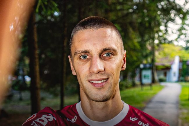 CFR Cluj a transferat un mijlocas defensiv din Bosnia Igor Savic a semnat cu fosta vicecampioana