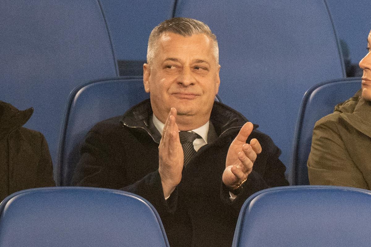 Ceasul ticaie pentru CFR Cluj Ioan Varga are termen pana la miezul noptii sa achite datoriile de 15 milioane de euro Riscul excluderii din competitiile europene