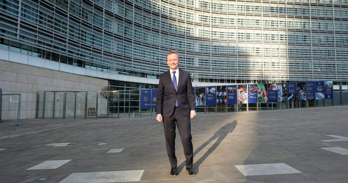 Comisia Europeana evalueaza optunea trimiterii oficialilor in alte state pentru a lucra
