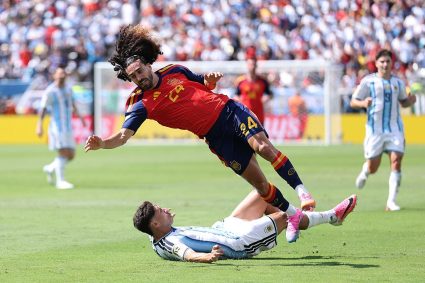 Cucurella își onorează promisiunea după câștigarea titlului mondial! Gestul surprinzător făcut pentru selecționerul Spaniei.