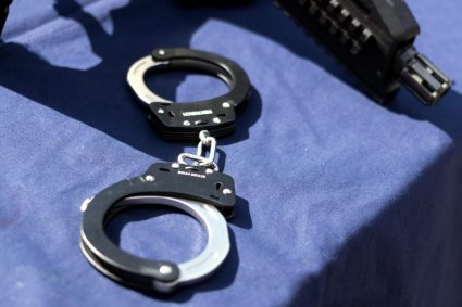 Cum a ajuns alcoolul la deținuții din Arestul Central București. Doi polițiști, reținuți.