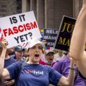 Curtea Suprema a SUA blocheaza incercarea lui Donald Trump de a restrictiona dreptul la cetatenie prin nastere