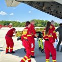 Doi tineri cu arsuri grave au fost transferati de urgenta in Belgia si Germania intr o misiune medicala complexa efectuata cu o aeronava militara