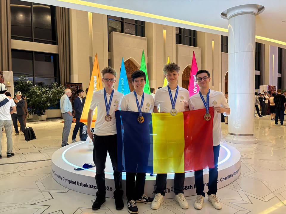 Elevi romani recompensati cu medalii de aur argint si bronz la Olimpiada Internationala de Chimie din Uzbekistan