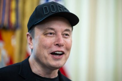 Elon Musk susține că Marine Le Pen „este ultima speranță a Franței” pentru alegerile prezidențiale din 2027.