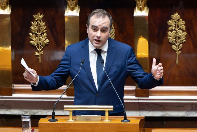 Franta Motiune de cenzura impotriva guvernului din cauza gestionarii caniculei