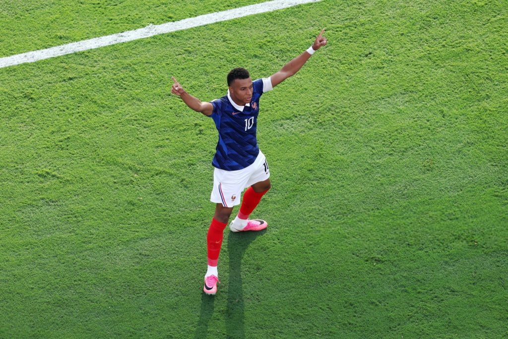 Franta se califica in optimile competitiei dupa 3 0 impotriva Suediei Mbappe a stralucit pe teren