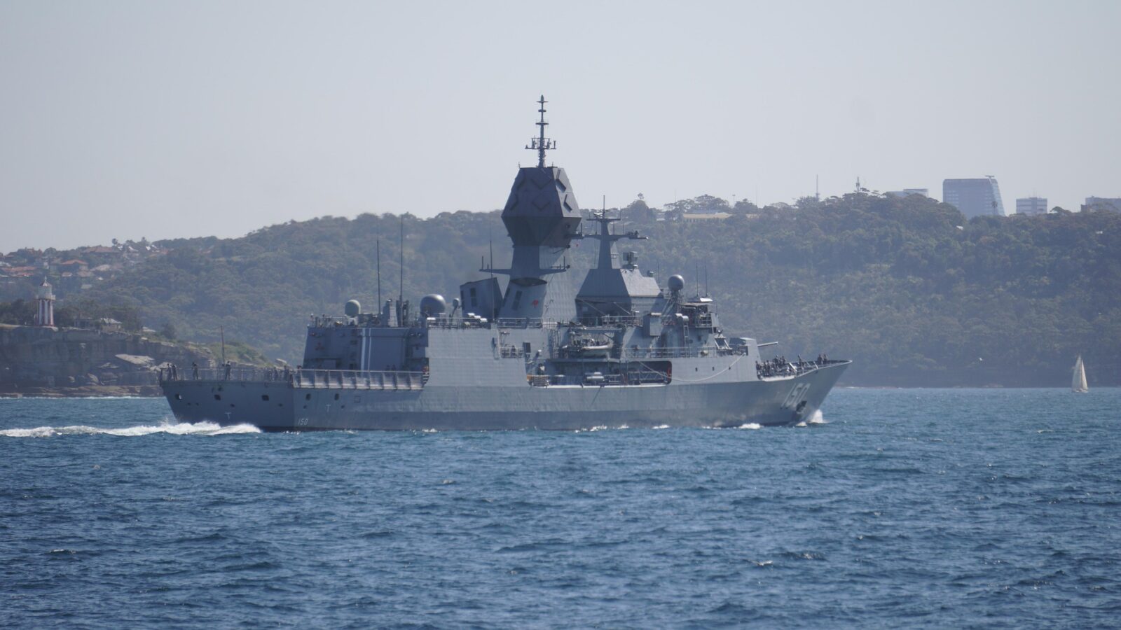 Fregata rusa exercitiu cu foc real in apropierea Marii Britanii Marina Regala si Franta au monitorizat operatiunea