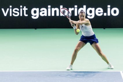 Gabriela Ruse și Marta Kostiuk avansează în turul II al probei de dublu la Wimbledon, după o victorie împotriva favoritei numărul cinci.