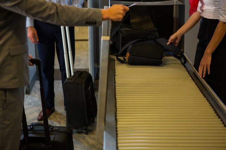 Haos pe aeroporturile europene din cauza noului sistem de intrare si iesire Companiile aeriene se confrunta cu intarzieri de pana la cinci ore