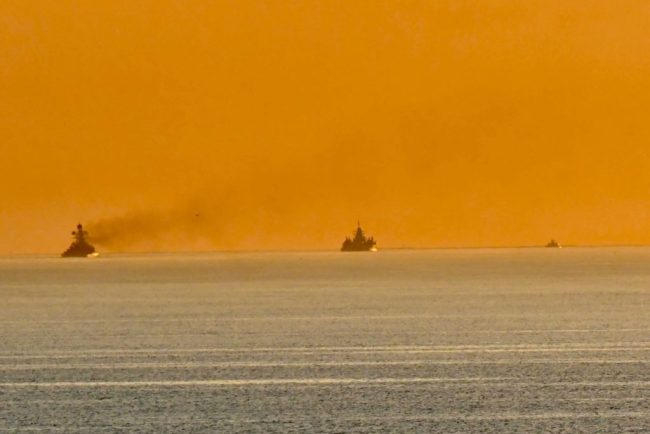 Iahtul de lux legat de Putin escortat de nave de razboi rusesti prin apele Danemarcei Destinatia ramane necunoscuta