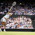 Iga Swiatek incepe apararea titului la Wimbledon cu o victorie in trei seturi