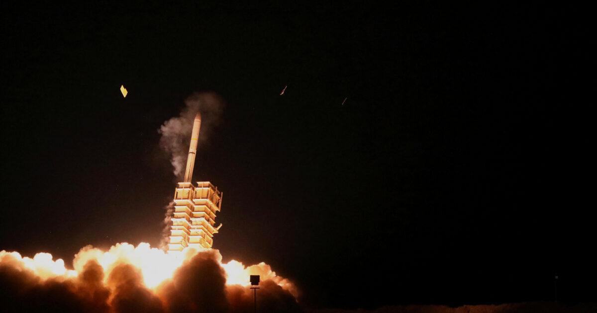 Iranul lanseaza atacuri asupra bazelor militare americane din Bahrain si Iordania