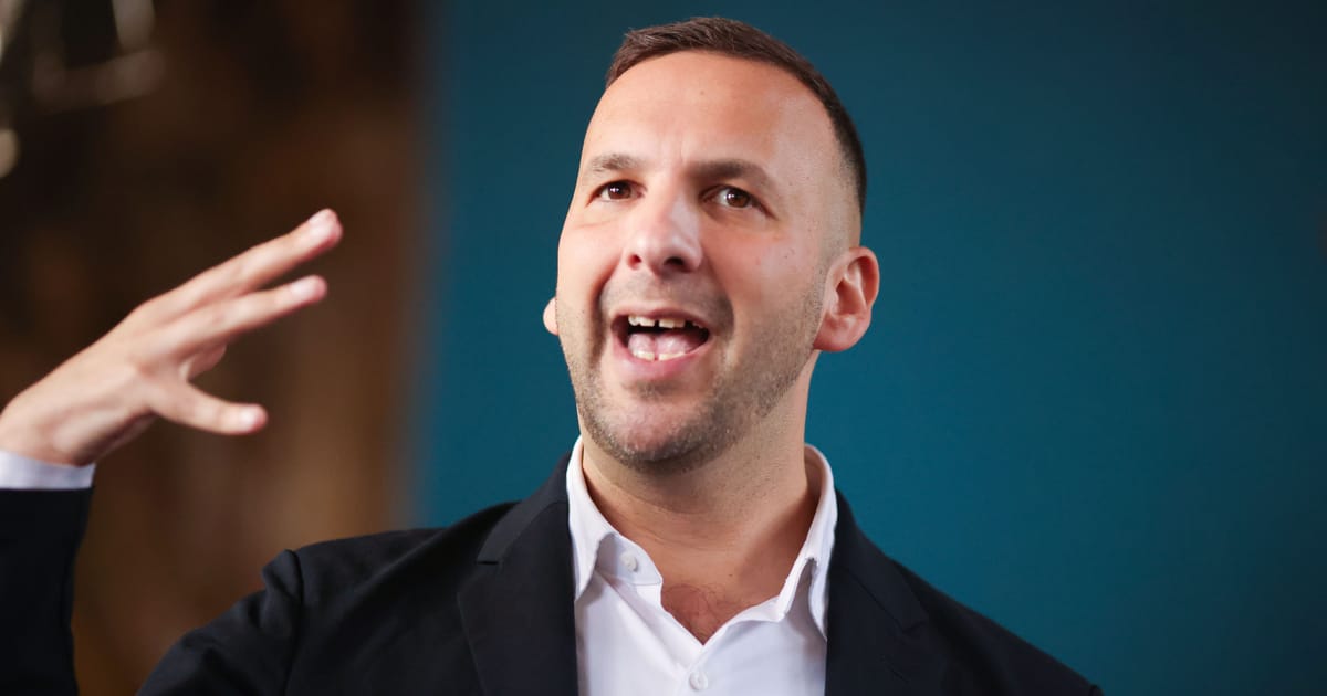Liderul verde Polanski sustine ca Burnham nu poate sa stea pe gard precum Starmer