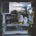 Locatia din frigider care pare sigura dar unde alimentele se altersaza mai repede Ce nu trebuie pastrat pe us