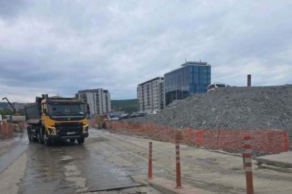 Mii de basculante de excavații au fost depozitate ilegal în Cluj-Napoca, conform Gărzii de Mediu, care afirmă că acestea provin de pe un șantier de mari dimensiuni.