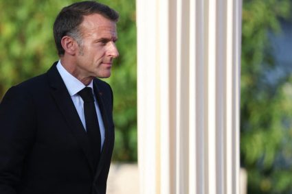 Partidul lui Macron acționează în instanță împotriva lui Le Pen din cauza sloganului de campanie.