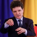 Petrisor Peiu il critica pe Nicusor Dan dupa declaratiile referitoare la AUR A devenit garantul crizei politice Presedintele respinge un Guvern cu sprijinul AUR