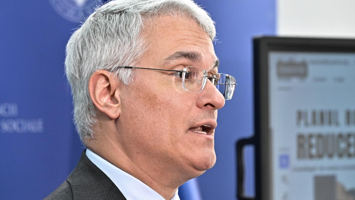 Pislaru anunta ca va realiza controale saptamanale in centrele unde au fost mutate persoanele
