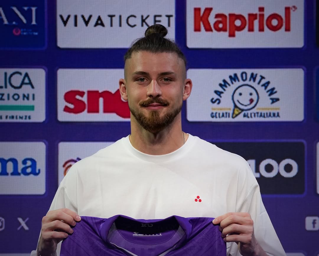 Radu Dragusin la conferinta de presa oficiala de la Fiorentina Imi doresc sa obtin rezultate remarcabile