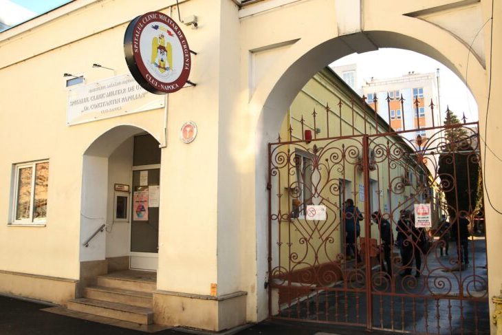 Situatia pacientilor si medicilor de la Spitalul Militar Cluj fara aer condiionat Componenta de schimb soseste din Italia si va dura inca cateva saptamani