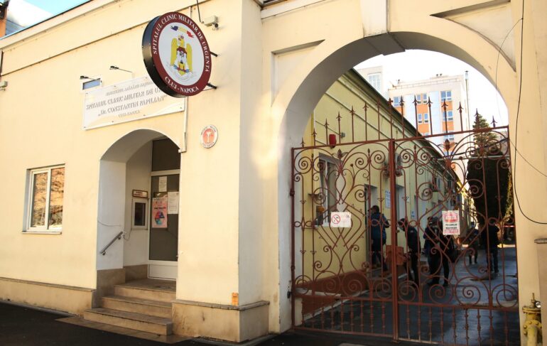 Situatia pacientilor si medicilor de la Spitalul Militar Cluj fara aer condiionat Componenta de schimb soseste din Italia si va dura inca cateva saptamani