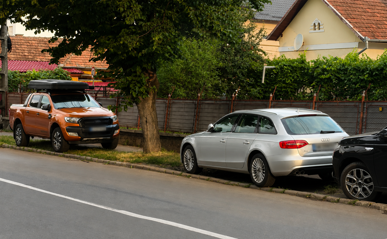 Spatiul verde convertit in parcare in cartierul din Cluj Napoca