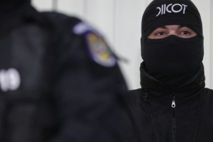 Sute de persoane au obținut ilegal pensii majorate cu ajutorul unor funcționari publici. Gruparea a fost…