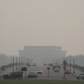 Trump ameninta Canada cu taxe suplimentare din cauza fumului provenit din incendiile de vegetatie Aer contaminat si nesanatos